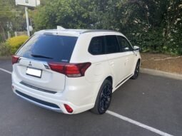 
										Mitsubishi Outlander full									